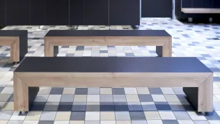 Sitzbank Typ S20 freistehend mit 2-farbigem Design