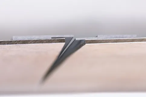 Plattenstoßprofil vor der Verbindung