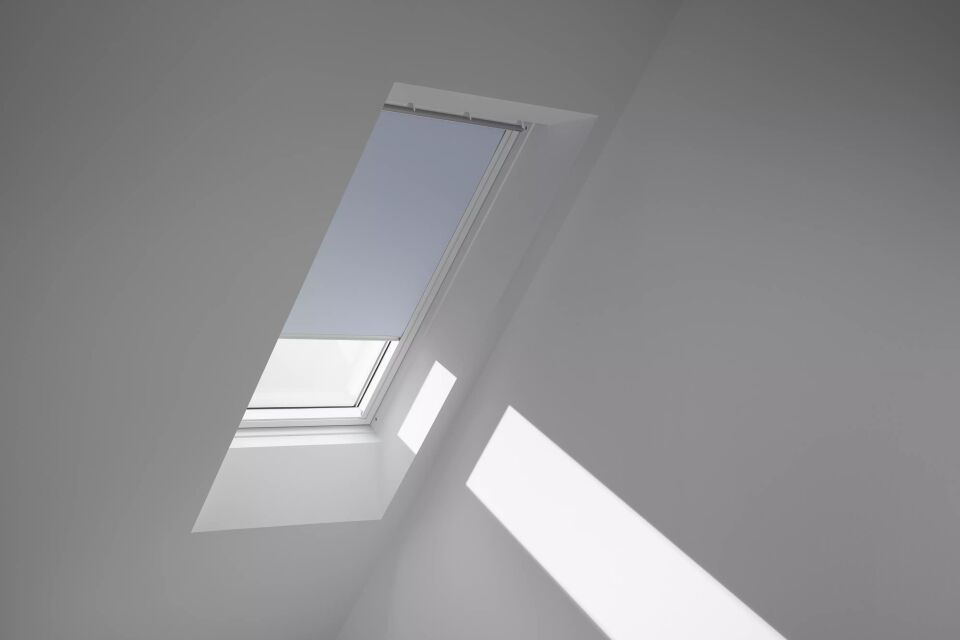 VELUX Verd.-Rollo man. DKL M31 4576SWL Himmelblau, weiße Schiene, Premium