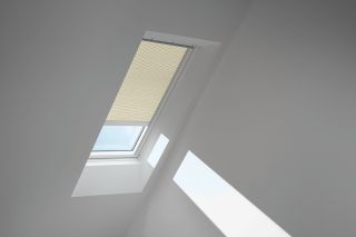 VELUX Wabenplissee solar FSC UK08 1166S Elfenbein,Schiene alu, Premium