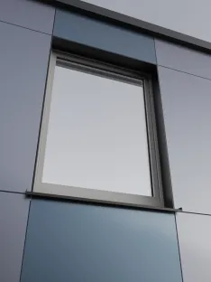 Plattenfassade