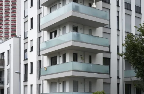 Balkone mit VISIOPLAN Ganzglasgeländer