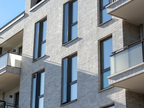 PRALLSCHEIBE AER: Für Architekten, die Ruhe schaffen.