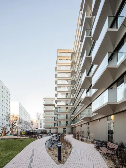 Balkone mit VISIOPLAN Ganzglasgeländer