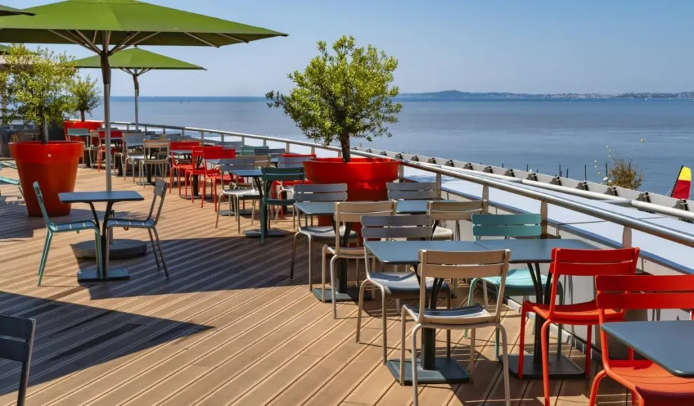 Terrassendiele Elegance gerillt, Colorado Braun, Dielenbreite 138 mm