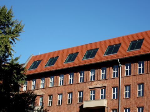 Bewährt im Denkmalschutz – flächenbündige Lamellenfenster