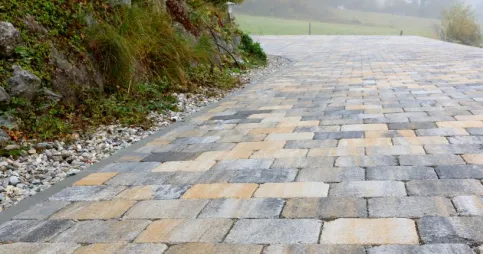 Betonsteinpflaster TEGULA® terraschattiert