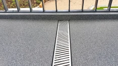 Bakodur® E Holzzement-Gefälleplatten mit Ablaufrinne