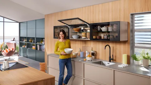 AVENTOS HK top