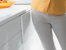 Öffnen mit der Hüfte