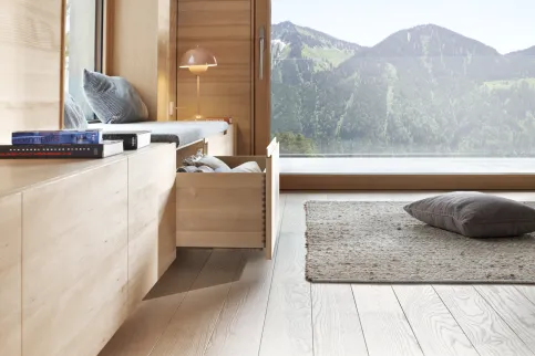 Holzschubkasten im Wohnbereich