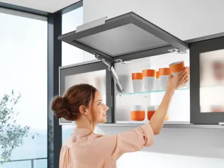 AVENTOS HK-XS im Oberschrank