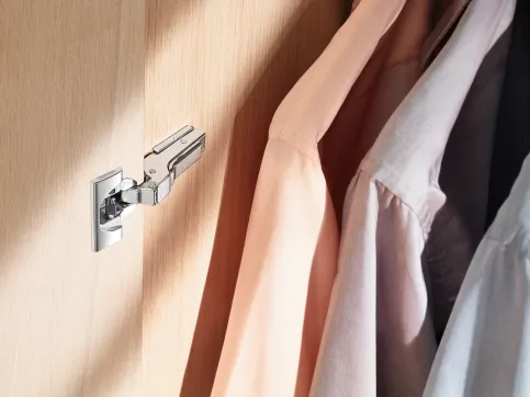 CLIP top BLUMOTION im Schlafzimmerschrank