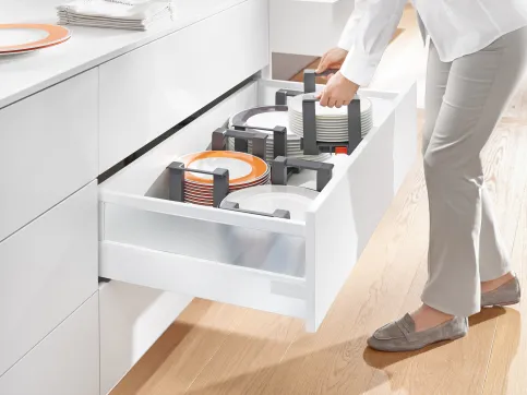 Blum-Tellerhalter