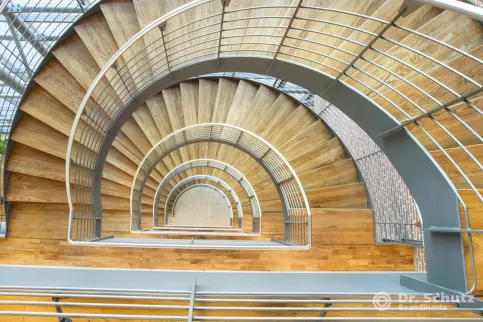 Wendeltreppe in der Zentrale der Nordik Bank in Kopenhagen