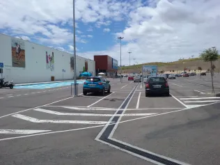MultiV+: Parkplatz Einkaufszentrum