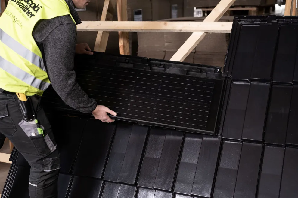 Verlegung der J160-PV Indach-Module
