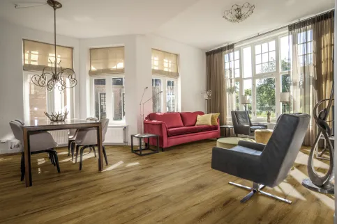 Designbelag in Holzoptik mit KERMOS Rigid Vinyl Dielen