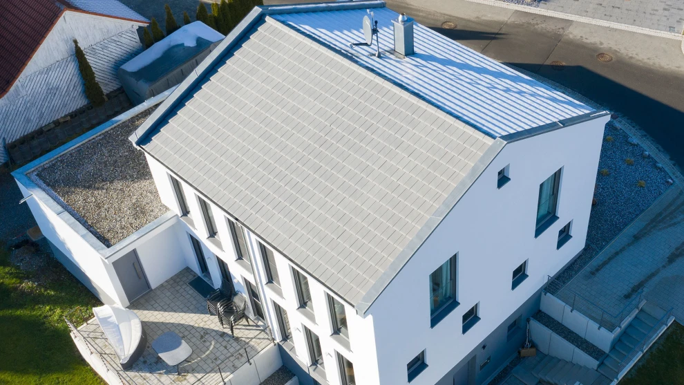 Ruhige Dachfläche sehr schnell und einfach mit mit LINITHERM® PAL XXL oder LINITHERM® PGV XXL gedämmt.