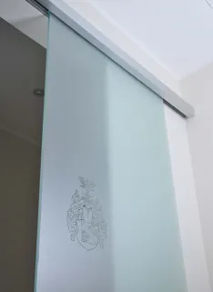 Detail Glas-Schiebetür Linie 1060, individuell gestaltet.