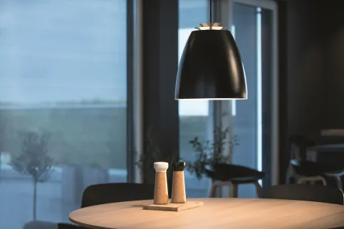 Pendelleuchtenserie BELL als Tischbeleuchtung