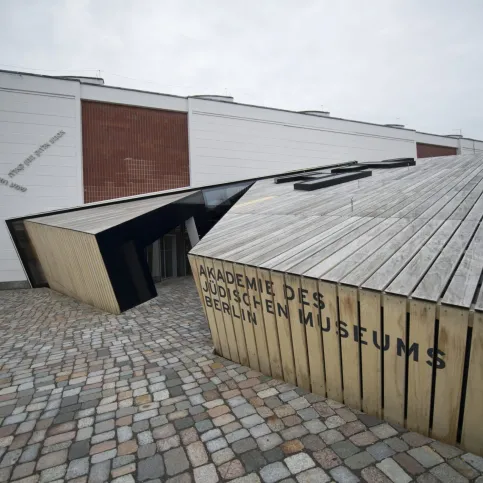 Accoya®-Holzfassade: Akademie des Jüdischen Museums in Berlin