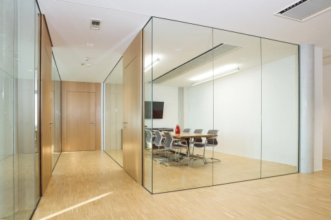 Trennwand T50 - Transparente Ganzglaswand