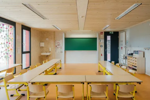 Modularer Holzbau für temporäre / definitive Schulen, Frankfurt