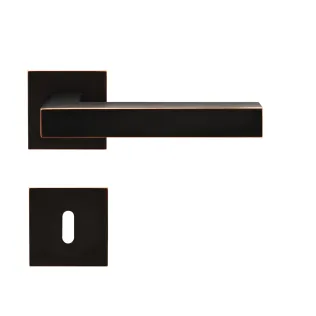 Black Edition Seattle mit quadratischer Rosette, BB-Schloss, Farbe Antik Bronzeoptik | © Karcher Design