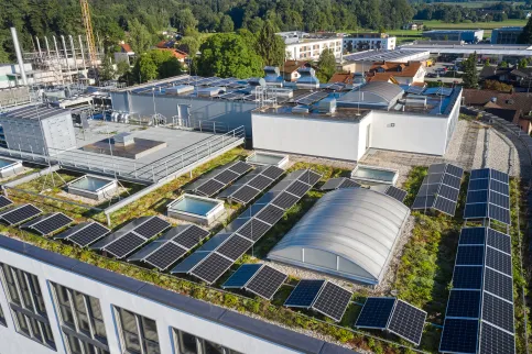 Laborgebäude Salus, Bruckmühl I Verwendetes Produkt: Rhepanol
