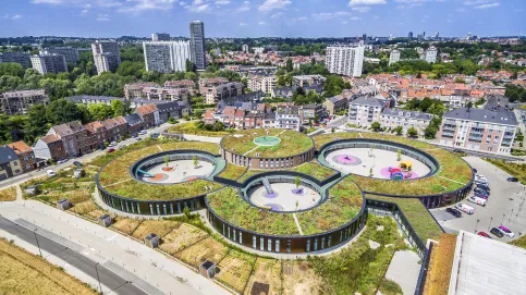 Les Trèfles in Anderlecht, Belgien I © Easycopters