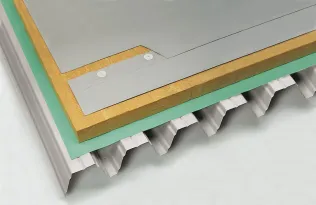 Rhenofol CV, mit dem kompletten Dachschichtenaufbau mechanisch befestigt