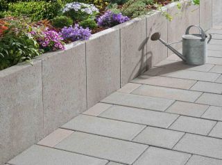 Winkelstein Höhe 60 cm L:40/Fl:40 cm grau