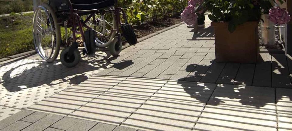 Taktiler Blindenleitstein weiß Noppenprofil 30/30/8