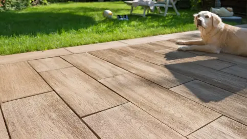Log Plank Terrassenplatte in hellbraun