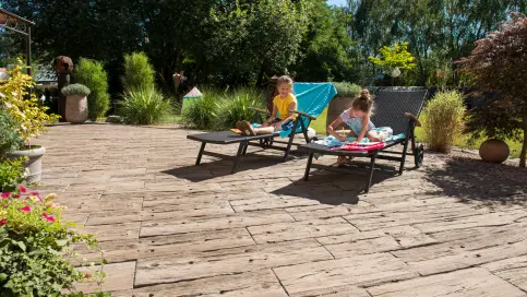 Log Sleeper Terrassenplatte in Antik-braun